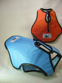 Cool Vest(TM) for pets, in five sizes and two colors, orange or blue, covers vital organs, providing cooling effects.