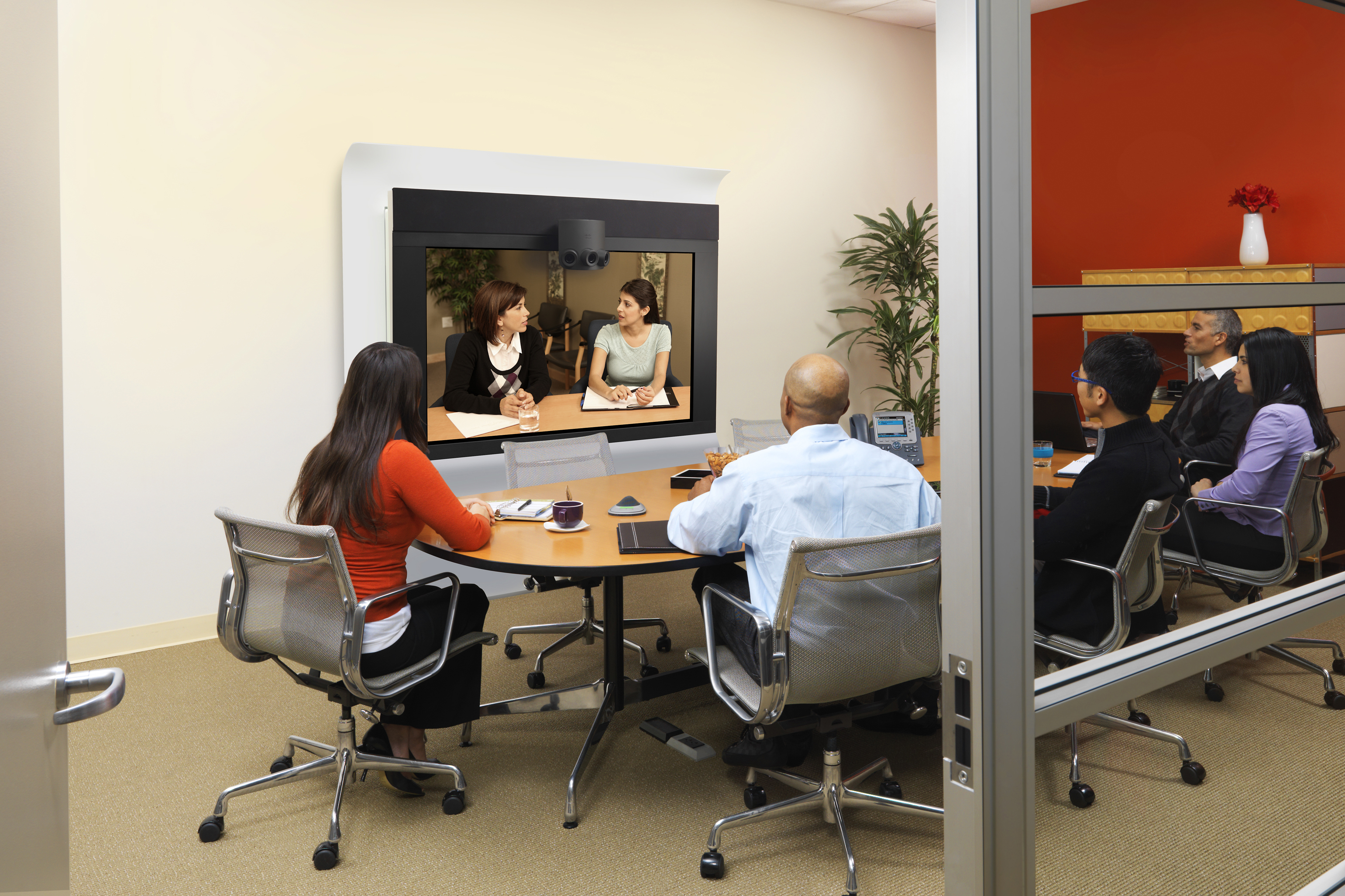 Cisco Extends TelePresence Experience to New Users, Applications and