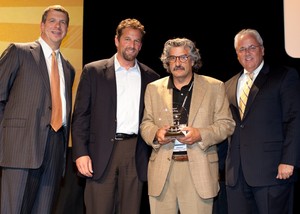 Jack Margossian, Comport CEO, accepting 2009 HP Achievement award.