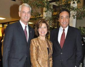 PROMERICA BANK Founding Shareholder Henry Cisneros with Founding Chairwoman Maria Contreras-Sweet and President/CEO John Quinn.