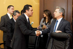 President Alvaro Uribe and Simbad Ceballos, general manager Cisco Colombia