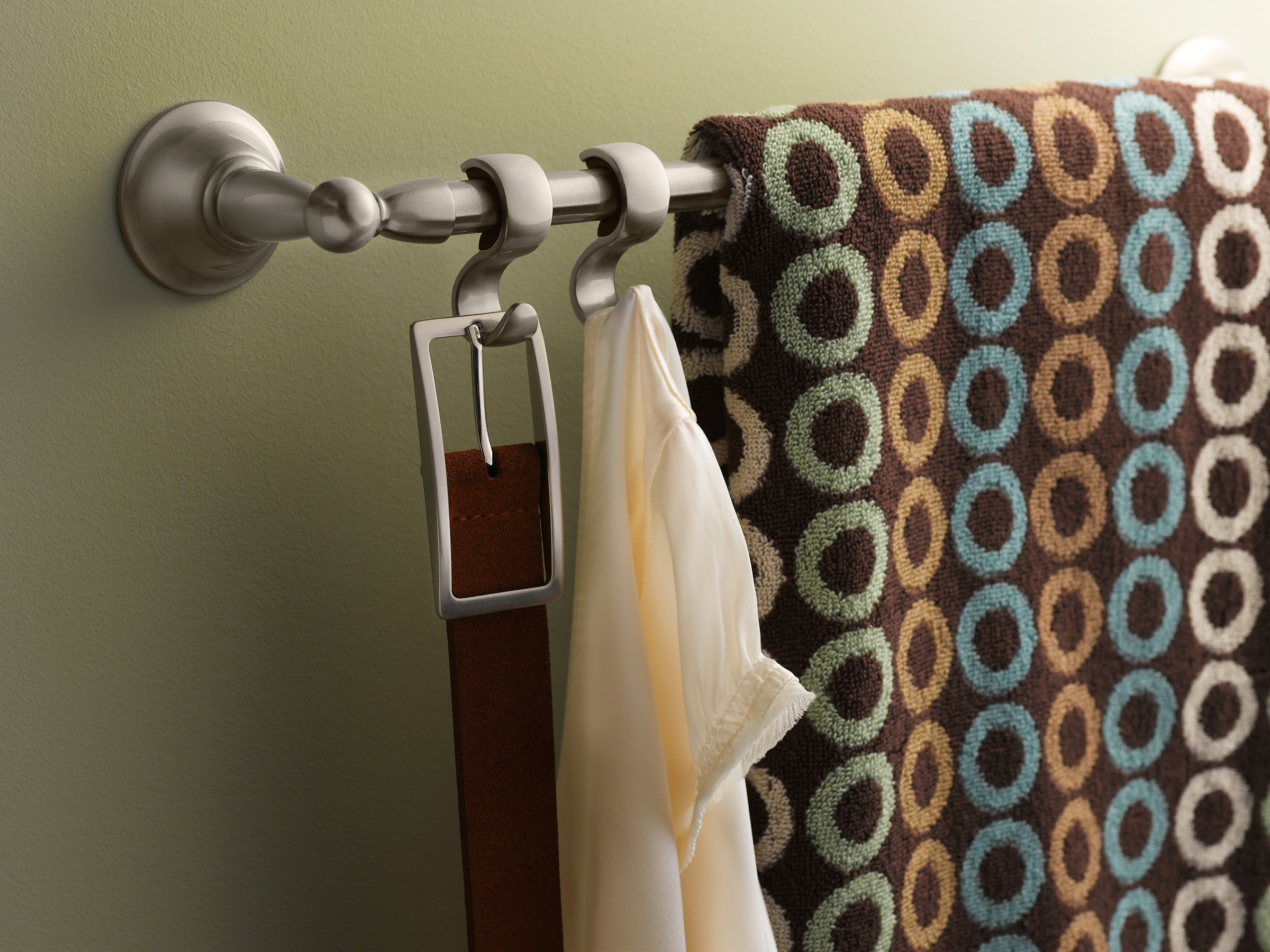 New Towel Bar Hooks Add Convenient Space Solutions in the Bath