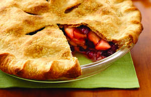 Festive Apple-Berry Pie 