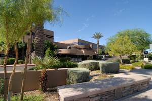 Camelback Executive Park in Scottsdale, Arizona, was recently acquired by Lincoln Property Company and Oaktree Capital Management.