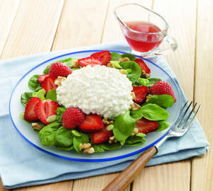 Strawberry, Spinach and Cottage Cheese Salad