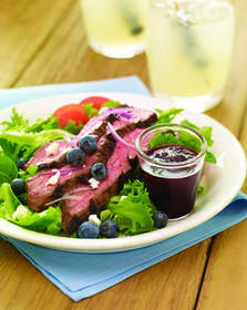 Balsamic Steak Salad With Blueberry Dressing 