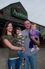 A family of four visits Applebee's, where on Veterans Day all veterans and active duty military will receive a free meal for the third consecutive year.