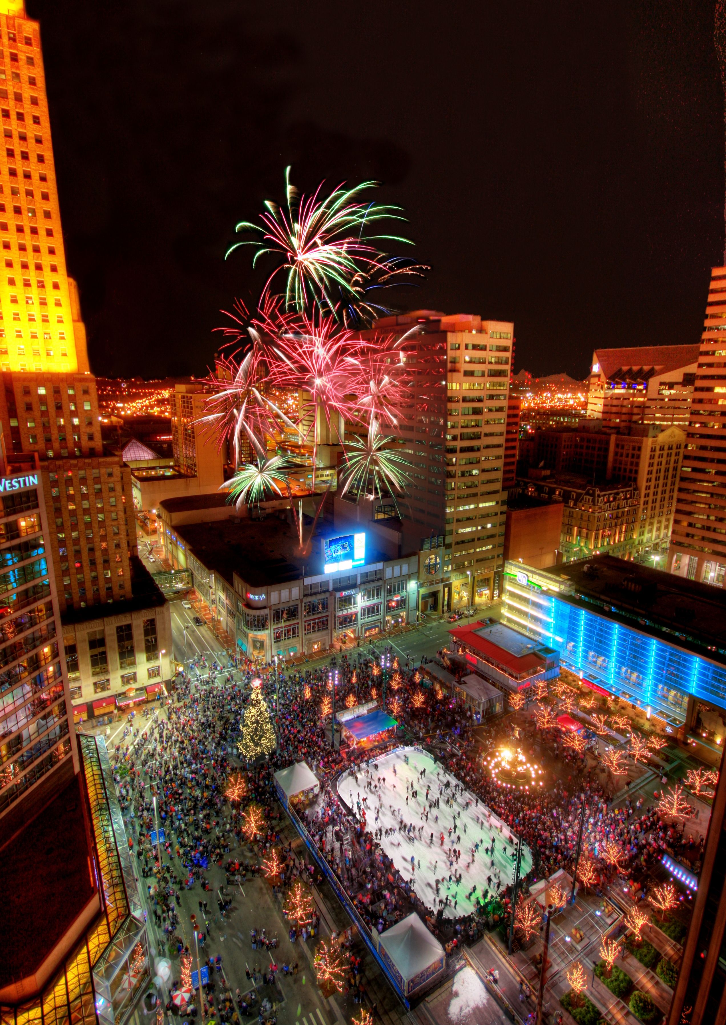 Downtown Cincinnati Dazzles for the Holidays for Six Weekends With Free Fun