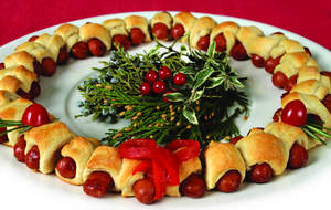 Holiday Appetizer Wreath