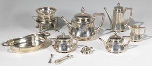 Faberge Service
10 piece set for tea and coffee in original box. Silver. St. Petersburg. 1899-1908
Exhibition: "Faberge: The Tzar's jeweler" from 5 December 1986 - 22 February 1987 at 'Kunsthalle der Hypo-Kulturstiftung' in Munich. Estimate: EUR 15.000-20.000
