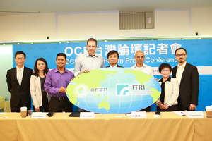 (From left to right) Mike Yang, General Manager, Quanta QCT; Georgine Lin, Director, Consumption Sales and Marketing, Intel Taiwan; Charlie Manese, Infrastructure Engineering, Facebook; Cole Crawford, Executive Director, OCP; Jyuo-min Shyu, President, ITRI; Sanjeev Khanna, Sr. Director, Microsoft; Emily Hong, President, Wiwynn; YF Juan, C&I Project Chair, OCP