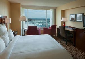 five-star Niagara Falls hotels