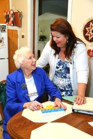 Colleen Stieper shows Geriatric Care Manager how she organizes her medications.