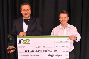 Robert Assimiti y Rares Ivan de Centero CenLab -- Ganadores del primer premio de IPSO CHALLENGE 2014