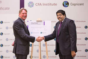 Paul Smith, CFA, Managing Director for Asia Pacific, CFA Institute (L) and Krishnan Iyer, Vice President, Cognizant (R) officiated at a contract signing