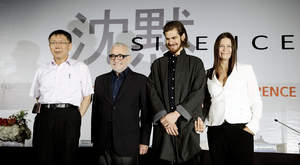 (Left to right)Taipei Mayor Ko Wen-je, director Martin Scorsese, actor Andrew Garfield, producer Emma Koskoff