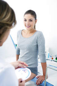 Gynecological consultation hour (Image Point Fr
/Shutterstock.com)