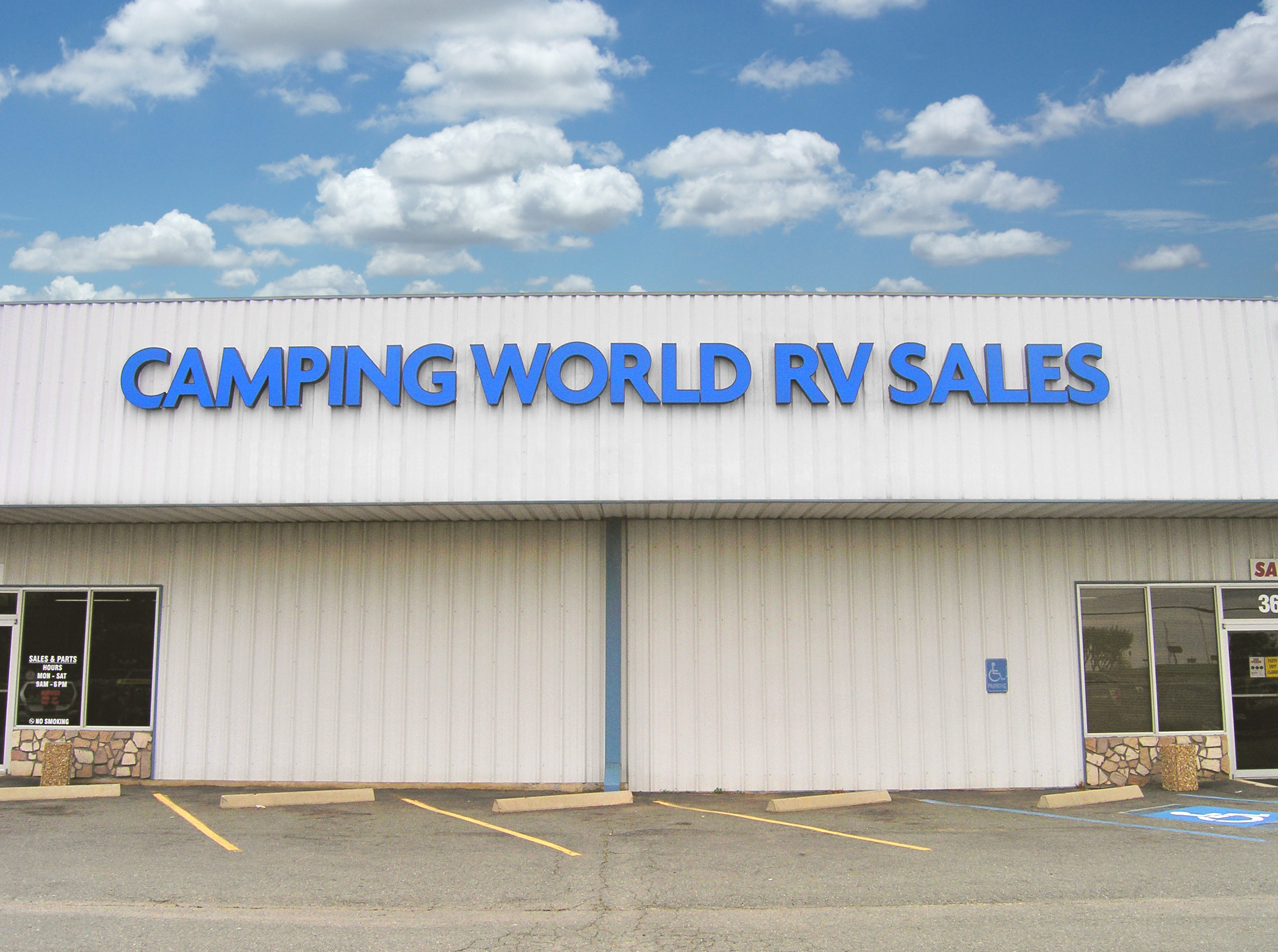 Camping World and Good Sam Celebrate Grand Opening of RV SuperCenter in