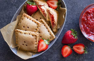 Whole Wheat Strawberry Rhubarb Fruit Pockets