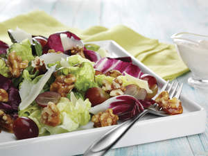 Red Leaf Salad with Candied Walnuts and Grapes