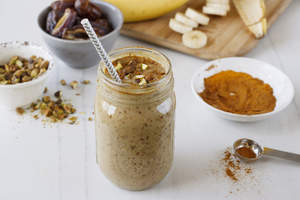 Chocolate Banana Shake with Turmeric and Cinnamon