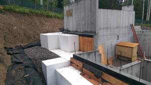 Light-weight and incredibly strong, ACH Foam’s EPS Geofoam blocks solve a wide array of construction challenges.