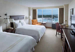 Hotel rooms near Niagara Falls