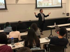 Greg Michaels, CEO of Monkey Island LNG, addressing USC entrepreneurial students at the Lloyd Greif Center for Entrepreneurial Studies for USC’s Marshall School of Business.